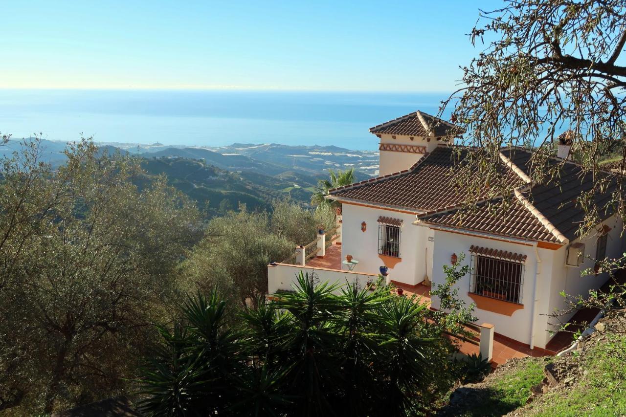 Villa Los Naranjos Sayalonga Exterior photo