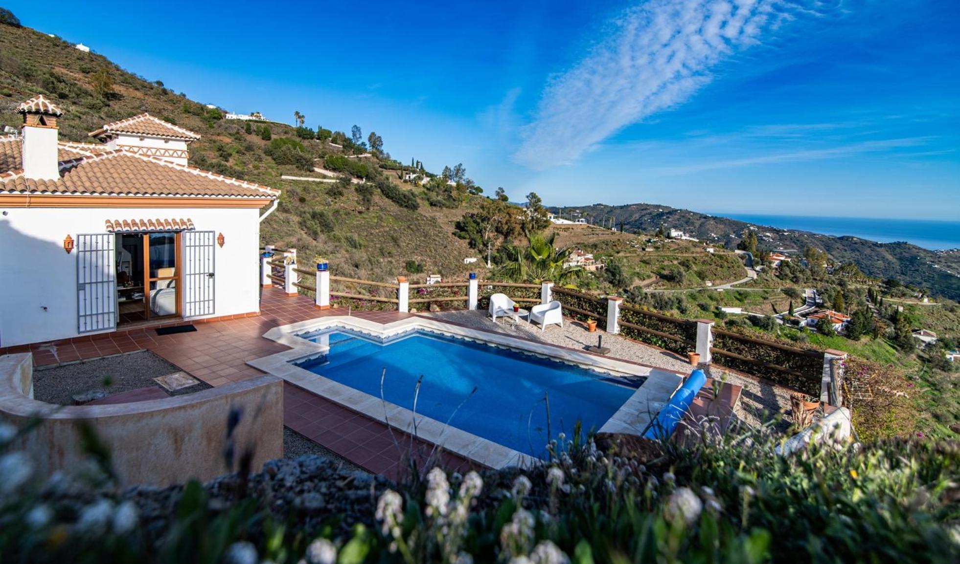 Villa Los Naranjos Sayalonga Exterior photo