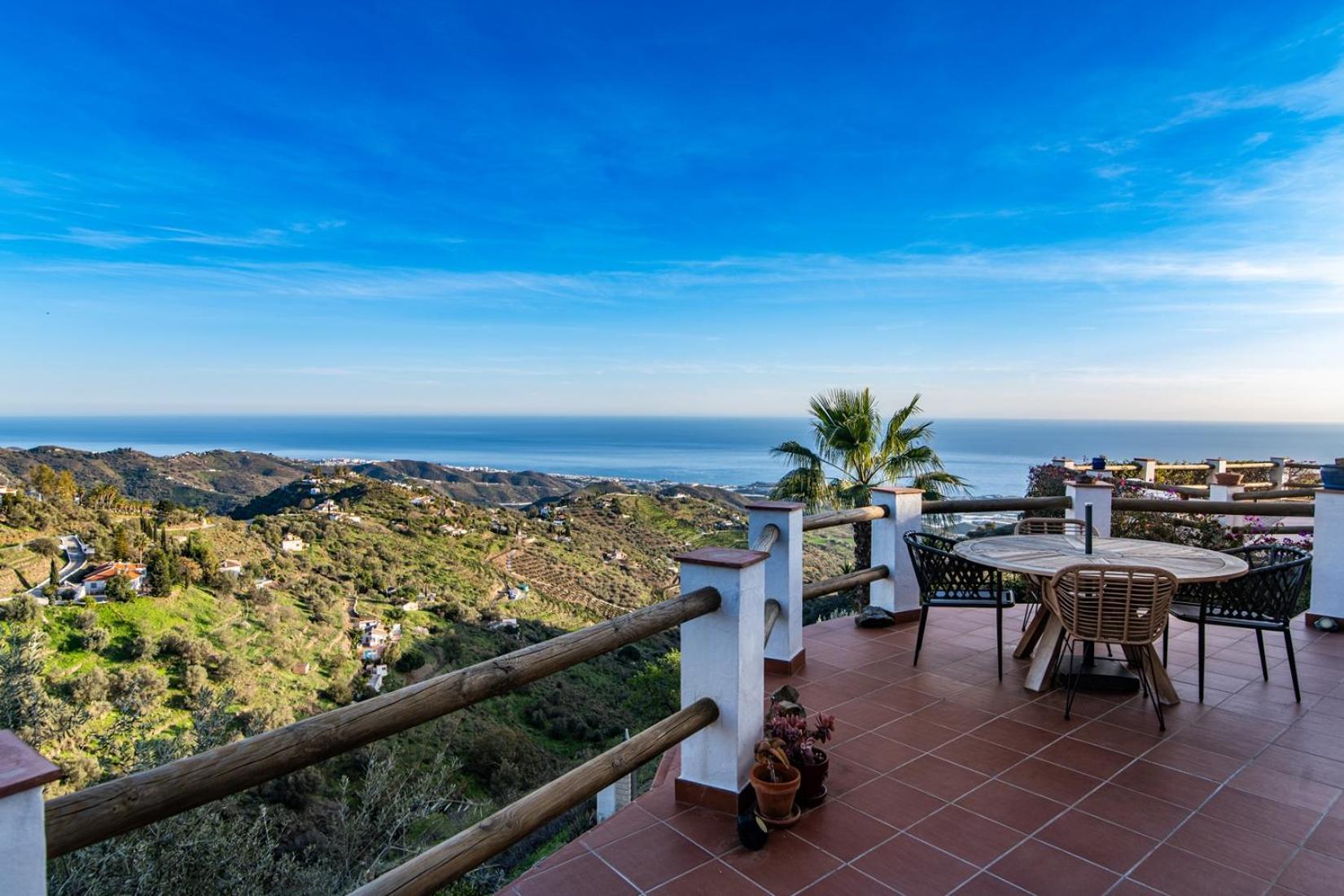 Villa Los Naranjos Sayalonga Exterior photo