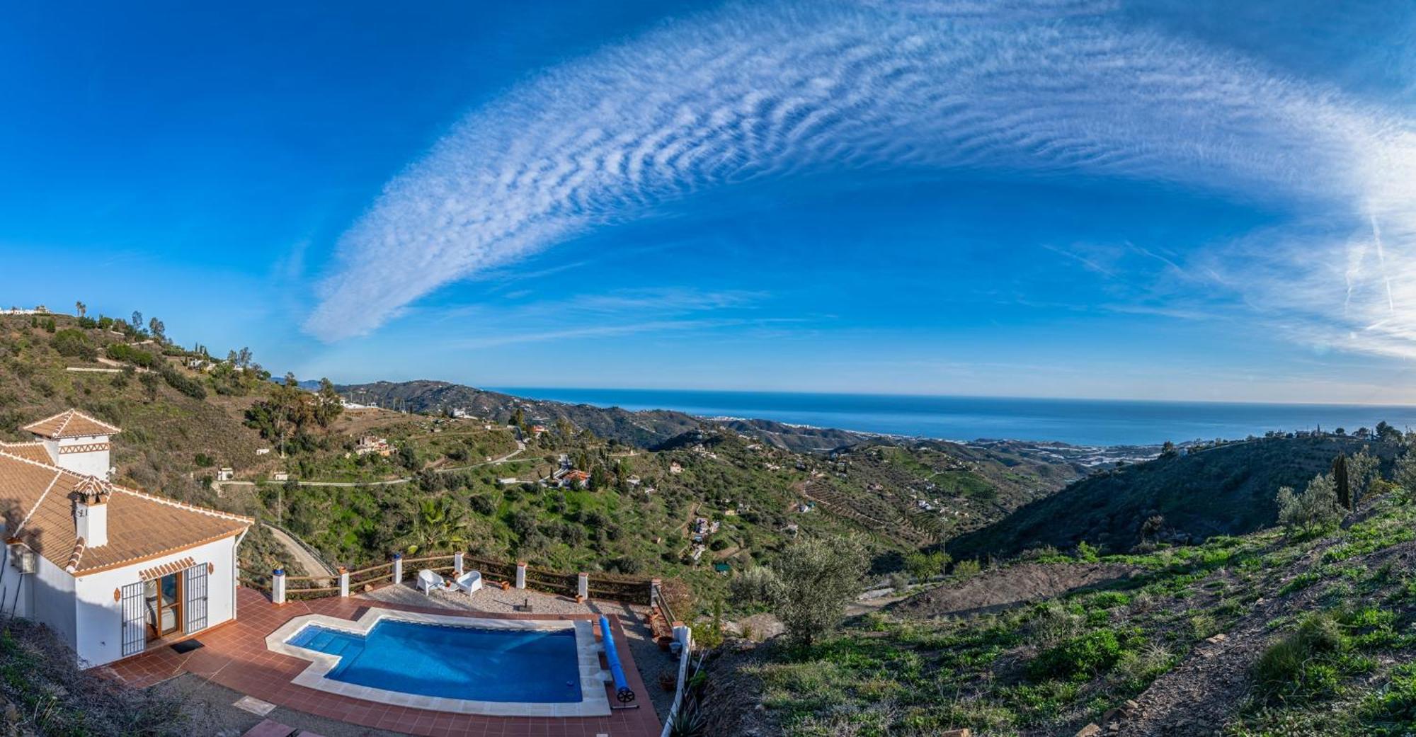 Villa Los Naranjos Sayalonga Exterior photo